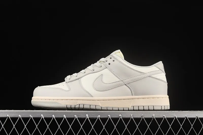 All categories Nk SB Dunk series Nk SB Dunk Low low-top sneakers J version Nk Dunk Low bone white color SB smashed backboard fashion casual sneakers DD1503-107